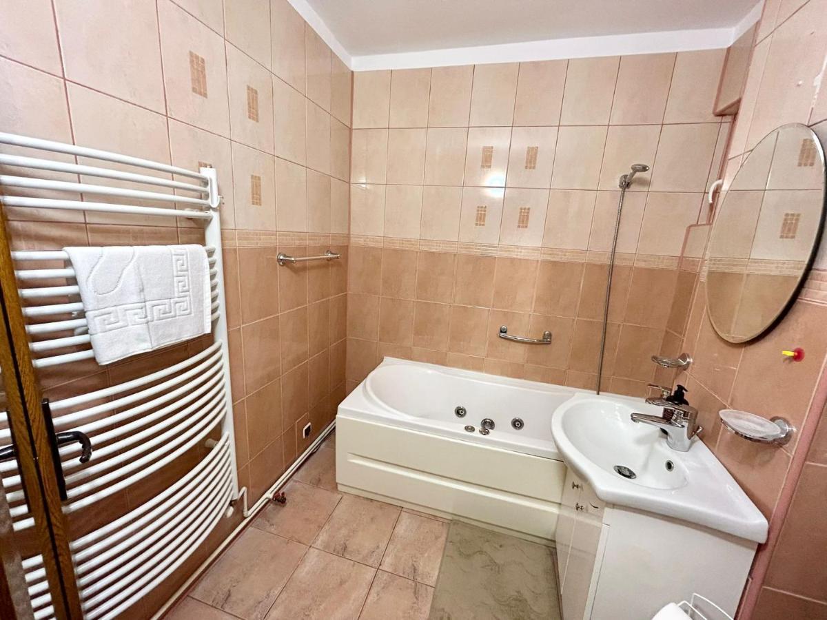 Jad - Familiy 4 Rooms Apartment - Near Forest And Historic Center - Racadau Brašov Exteriér fotografie