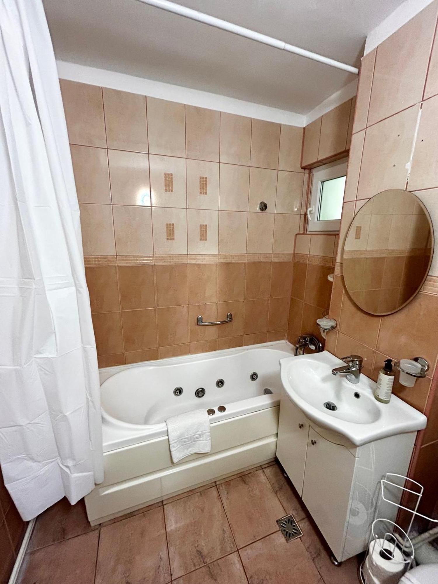 Jad - Familiy 4 Rooms Apartment - Near Forest And Historic Center - Racadau Brašov Exteriér fotografie